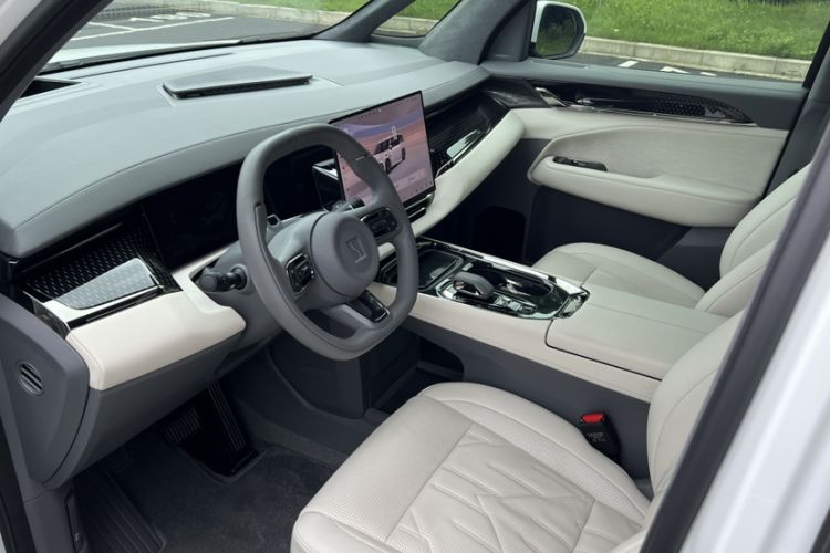 Used Zeekr 009 2024 Six-Seat Executive Version 4WD 108 kWh Interior 2