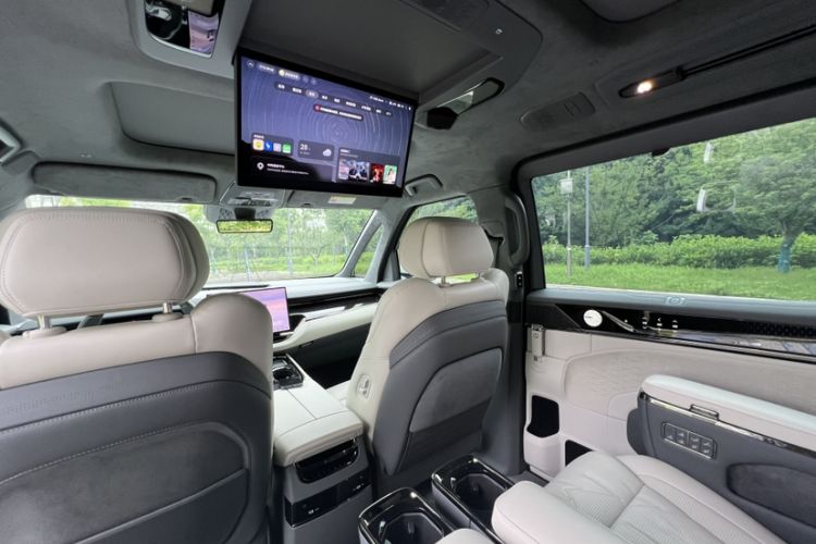 Used Zeekr 009 2024 Six-Seat Executive Version 4WD 108 kWh Interior 3
