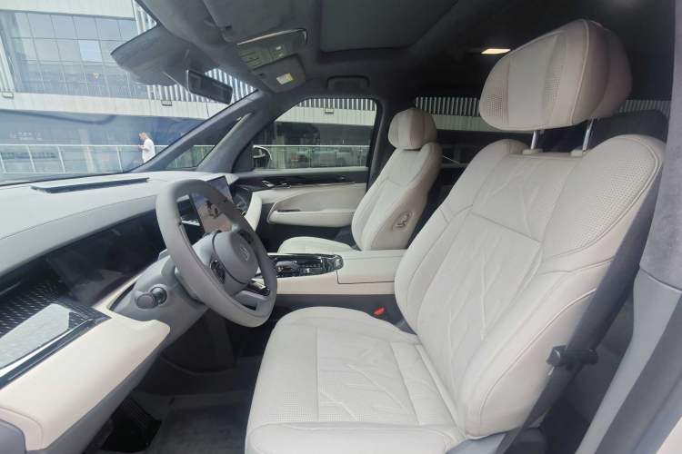 Used Zeekr 009 2024 Six-Seat Executive Version 4WD 108 kWh Interior 4
