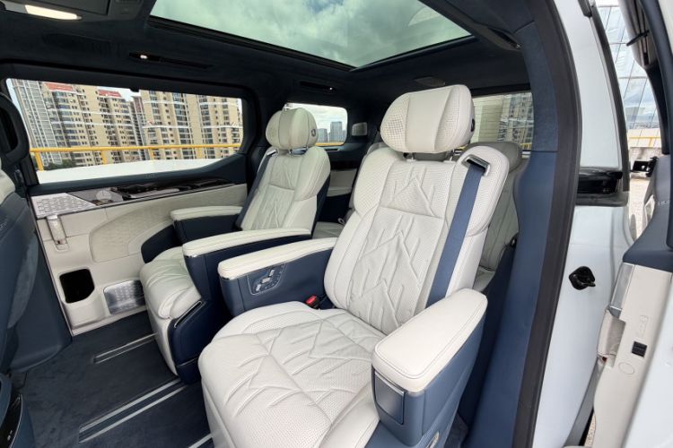 Used Zeekr 009 2024 7-Seater Walk-Through Version Four-Wheel Drive 108 kWh Interior 4