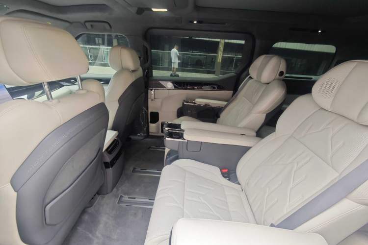 Used Zeekr 009 2024 Six-Seat Executive Version 4WD 108 kWh Interior 5