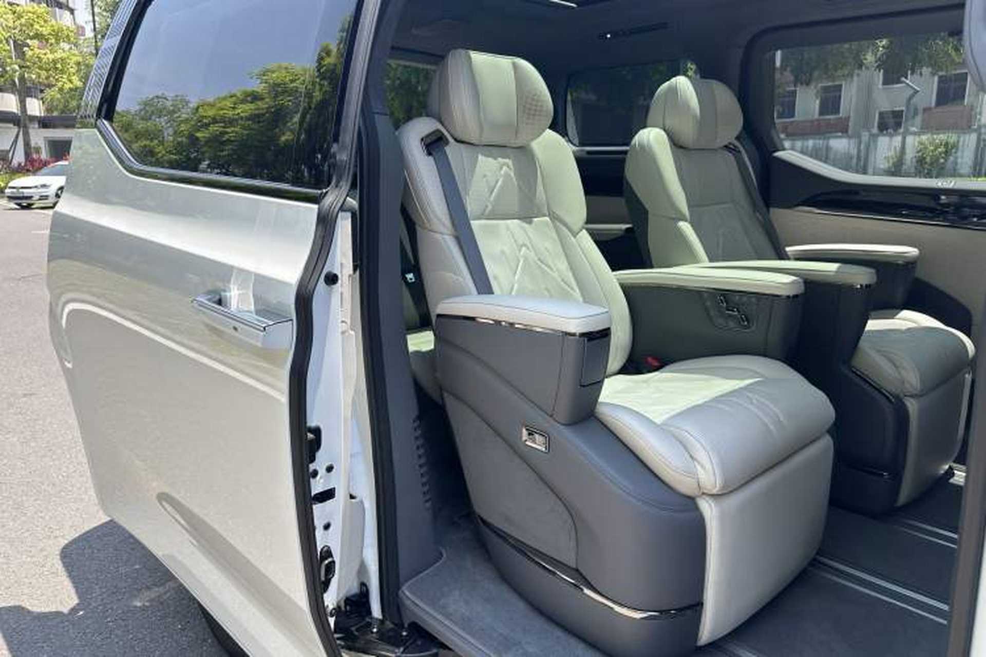 Used Zeekr 009 2024 7-Seater Walk-Through Version Four-Wheel Drive 108 kWh Interior 7