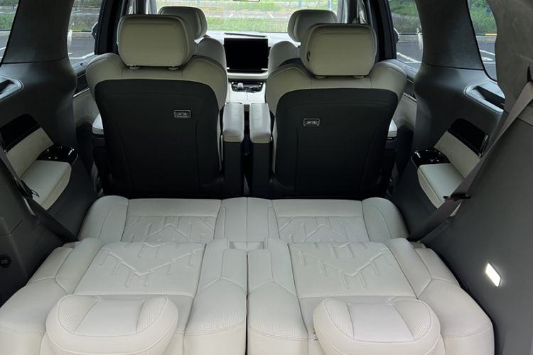 Used Zeekr 009 2024 Six-Seat Executive Version 4WD 108 kWh Interior 7