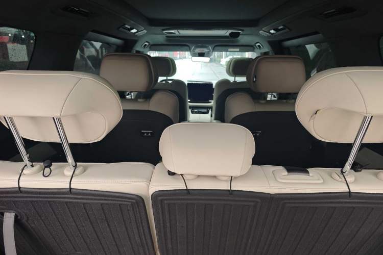 Used Zeekr 009 2024 7-Seater Aisle Version 108 kWh Interior 7