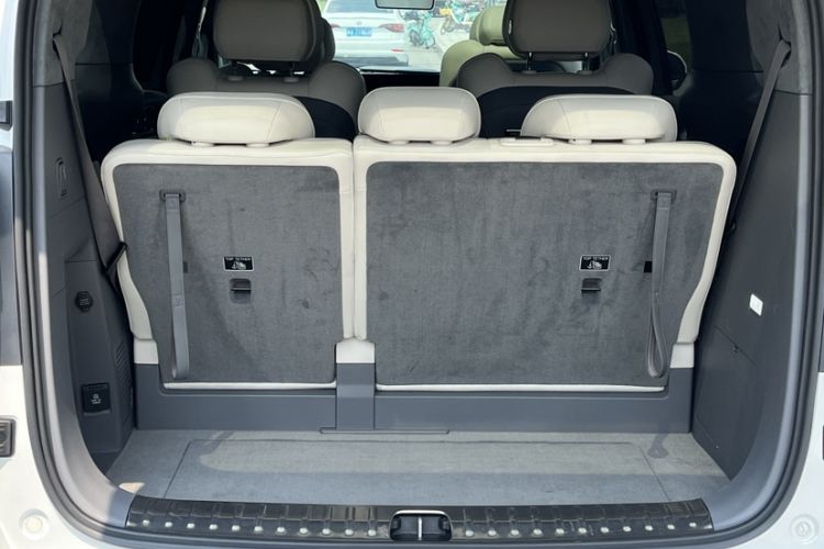 Used Zeekr 009 2024 7-Seater Walk-Through Version Four-Wheel Drive 108 kWh Interior 8