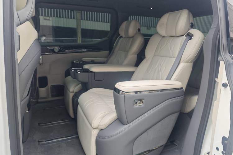 Used Zeekr 009 2024 Six-Seat Executive Version 4WD 108 kWh Interior 8