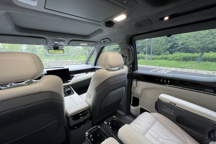 Used Zeekr 009 2024 Six-Seat Executive Version 4WD 108 kWh Interior 8