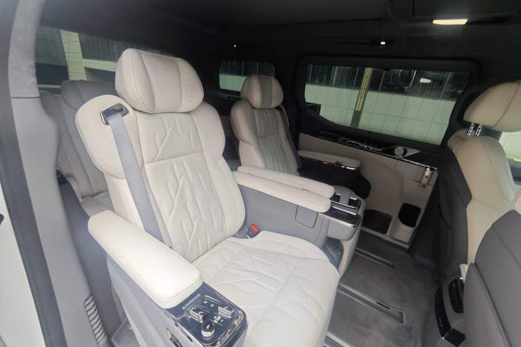 Used Zeekr 009 2024 Six-Seat Executive Version 4WD 108 kWh Interior 9