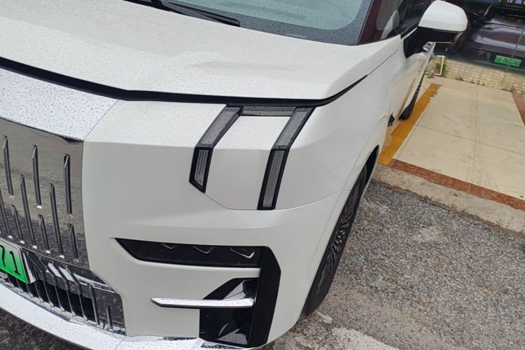 Used Zeekr 009 2024 7-Seater Walk-Through Version Four-Wheel Drive 108 kWh Left Front Headlight