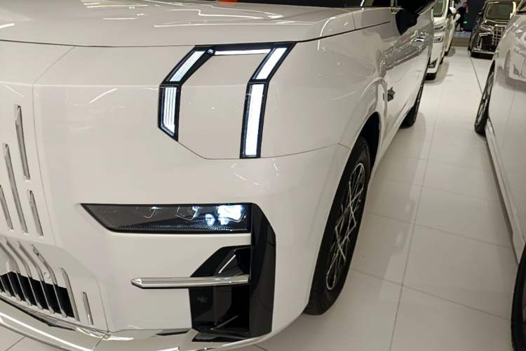 Used Zeekr 009 2024 7-Seater Aisle Version 108 kWh Left Front Headlight