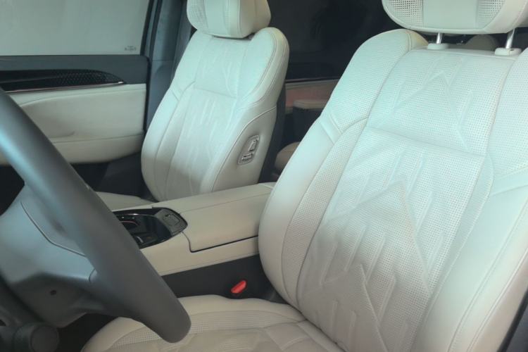 Used Zeekr 009 2024 7-Seater Walk-through Version 4WD 140 kWh Left Front Seat