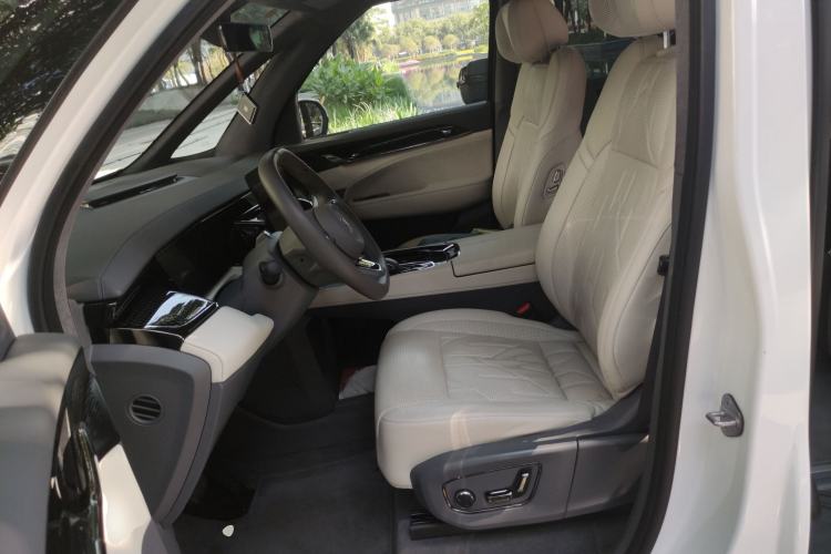Used Zeekr 009 2024 7-Seater Walk-Through Version Four-Wheel Drive 108 kWh Left Front Seat
