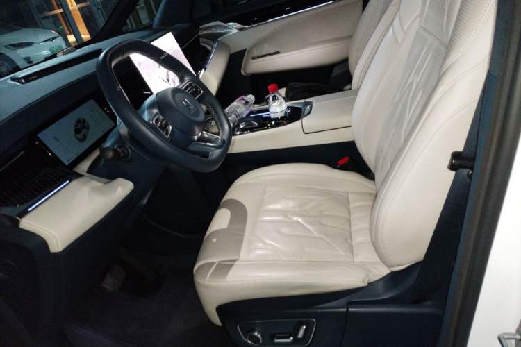 Used Zeekr 009 2024 7-Seater Aisle Version 108 kWh Left Front Seat