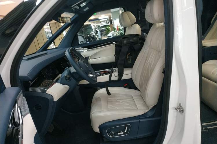 Used Zeekr 009 2024 Six-Seat Executive Version 4WD 108 kWh Left Front Seat