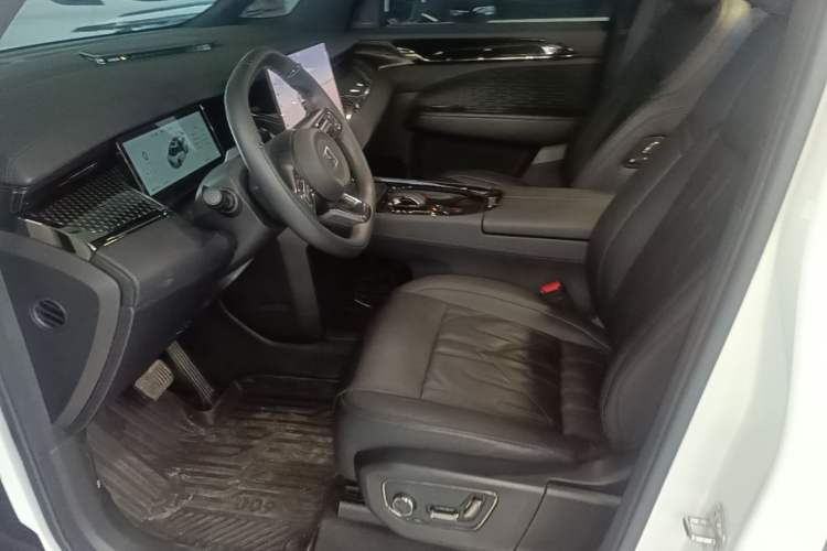 Used Zeekr 009 2024 7-Seater Aisle Version 108 kWh Left Front Seat