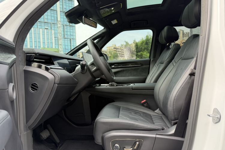 Used Zeekr 009 2024 Six-Seat Executive Version 4WD 108 kWh Left Front Seat