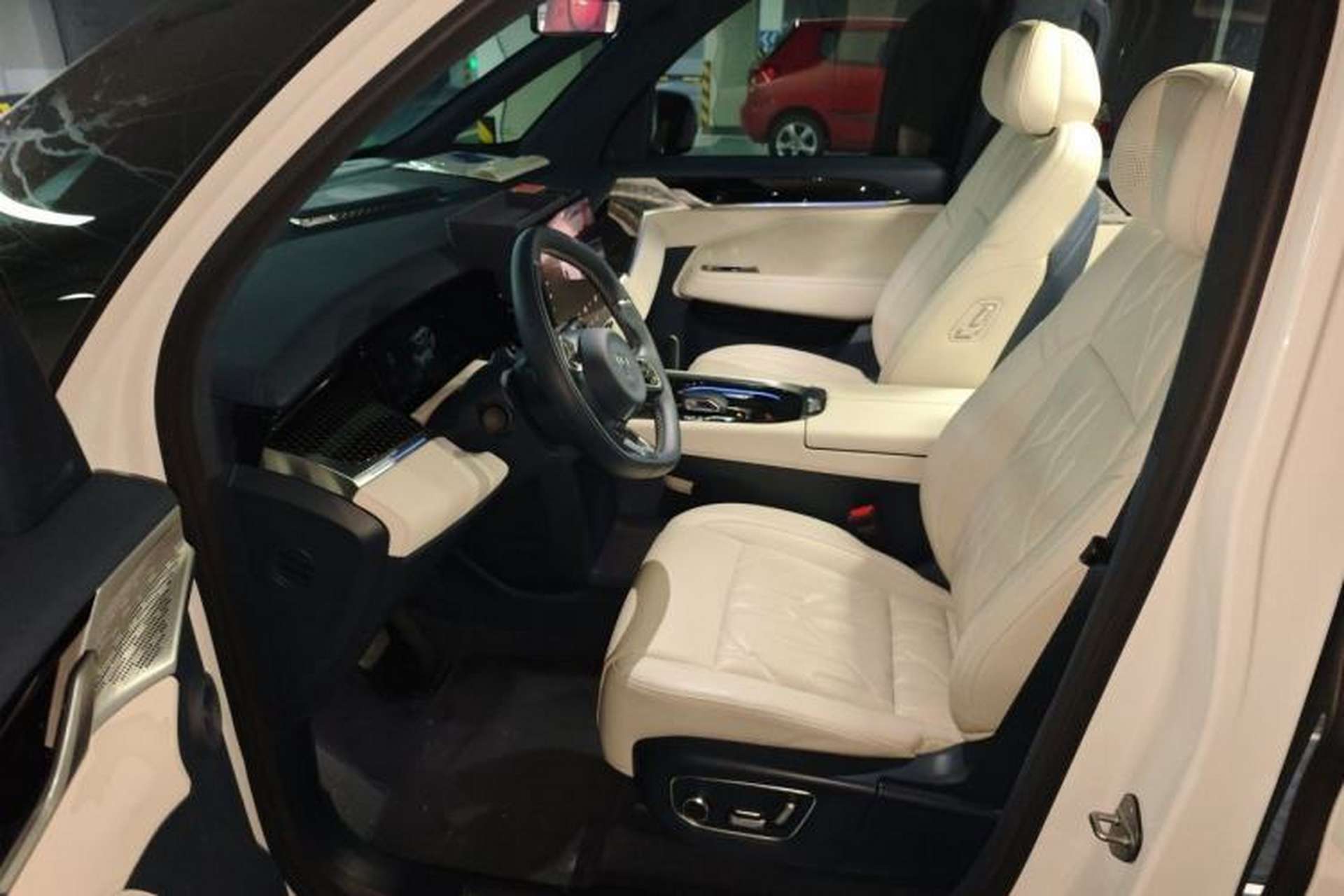 Used Zeekr 009 2024 7-Seater Walk-Through Version Four-Wheel Drive 108 kWh Left Front Seat