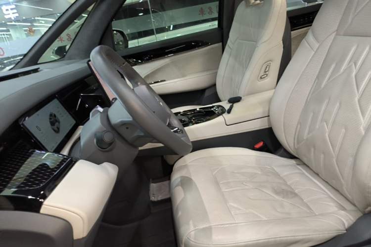 Used Zeekr 009 2024 Six-Seat Executive Version 4WD 108 kWh Left Front Seat