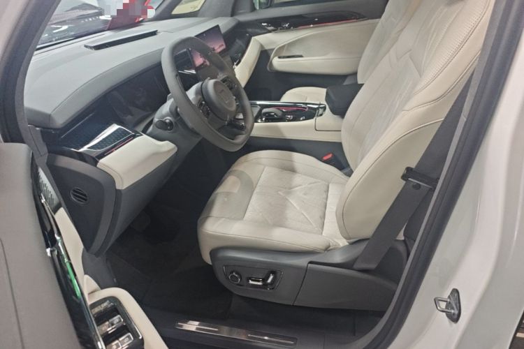 Used Zeekr 009 2024 Six-Seat Executive Version 4WD 108 kWh Left Front Seat