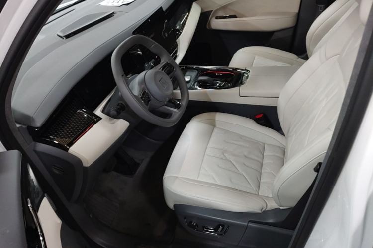 Used Zeekr 009 2024 7-Seater Walk-Through Version Four-Wheel Drive 108 kWh Left Front Seat