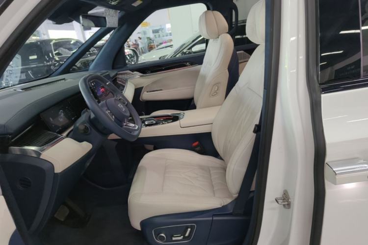 Used Zeekr 009 2024 7-Seater Walk-Through Version Four-Wheel Drive 108 kWh Left Front Seat
