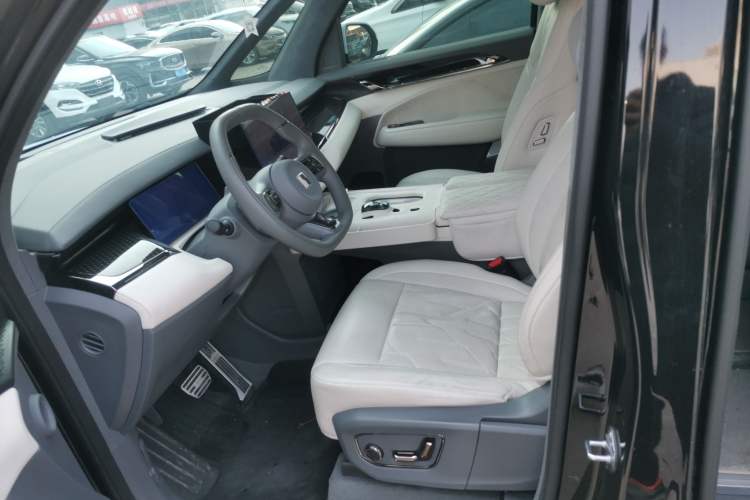 Used Zeekr 009 2024 7-Seater Aisle Version 108 kWh Left Front Seat