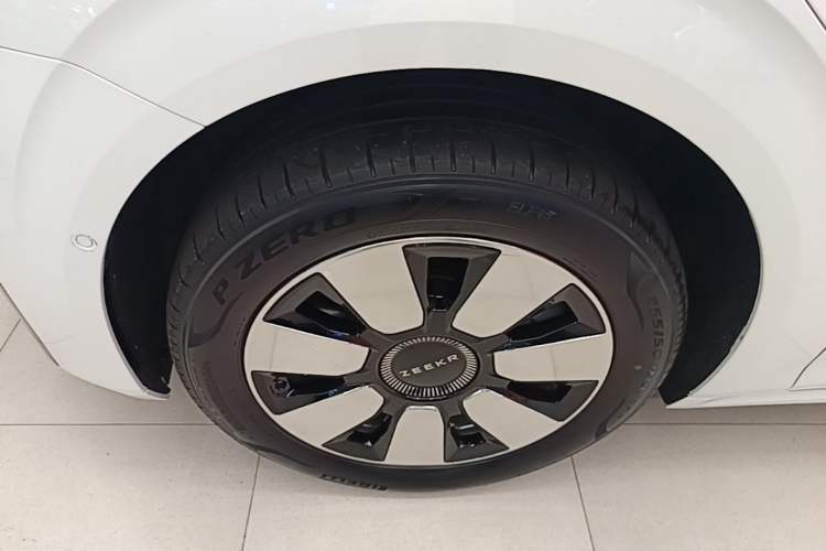 Used Zeekr 009 2024 7-Seater Walk-Through Version Four-Wheel Drive 108 kWh Left Front Wheel Hub