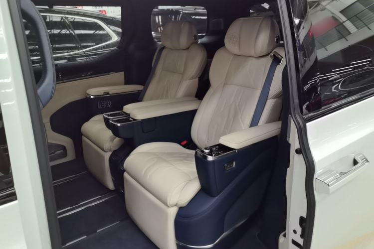 Used Zeekr 009 2024 Six-Seat Executive Version 4WD 108 kWh Left Rear Seat