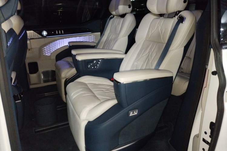Used Zeekr 009 2024 7-Seater Aisle Version 108 kWh Left Rear Seat