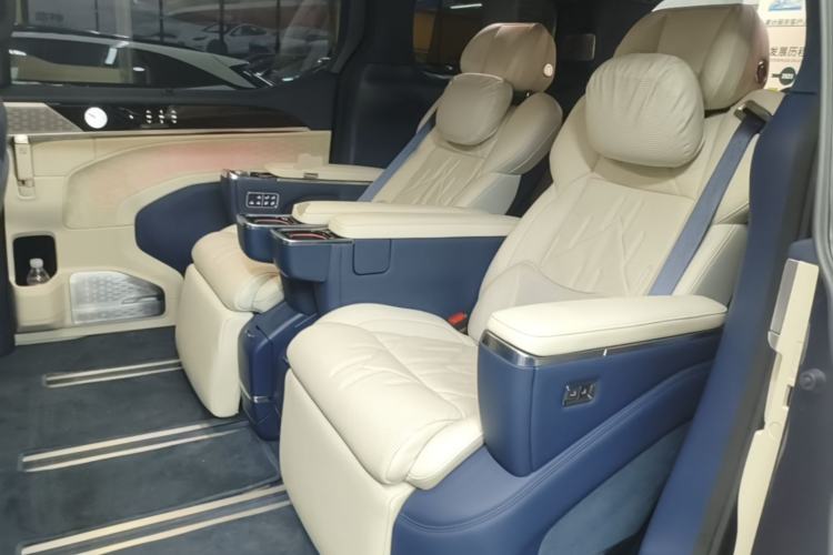 Used Zeekr 009 2024 Six-Seat Executive Version 4WD 140 kWh Left Rear Seat