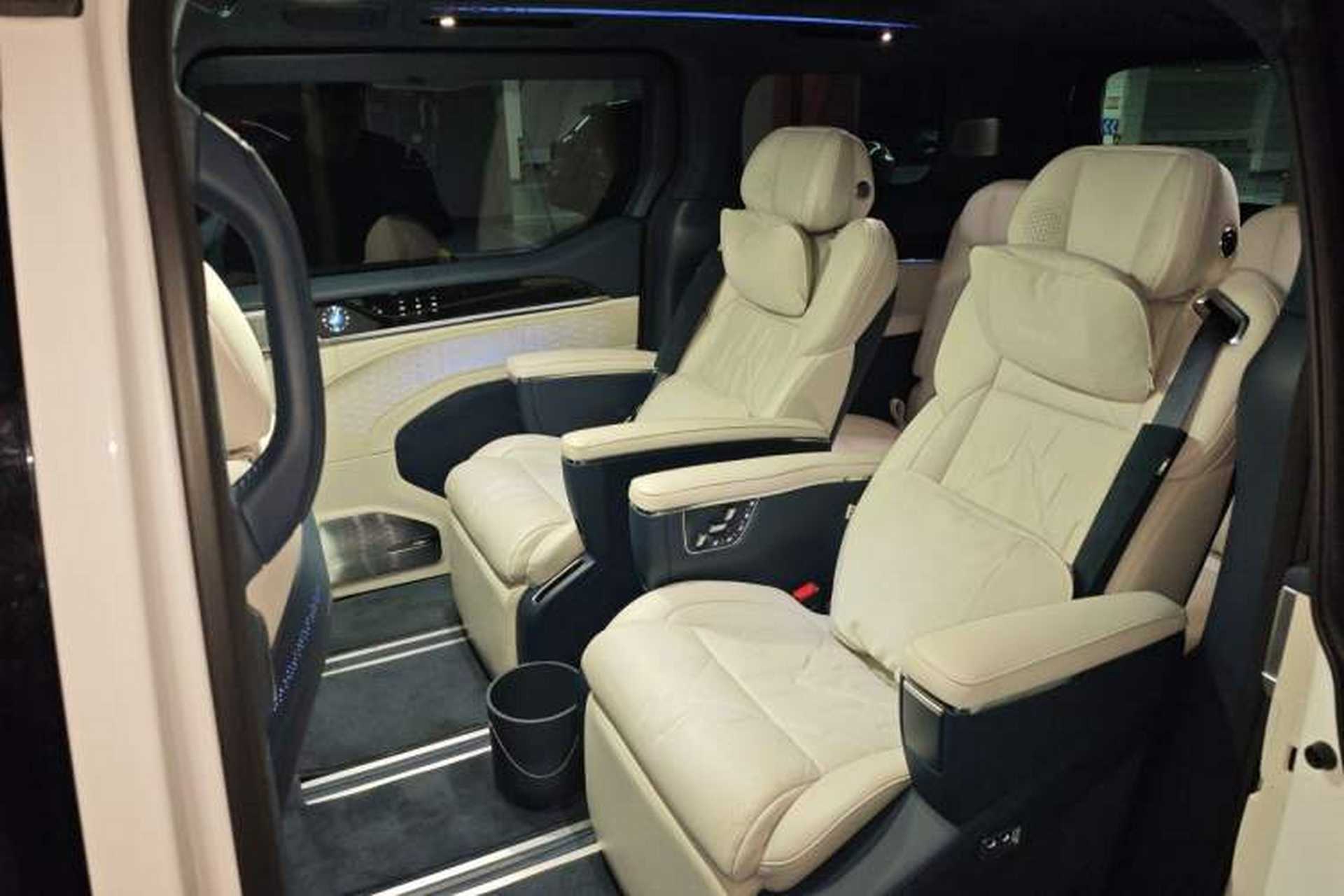 Used Zeekr 009 2024 7-Seater Walk-Through Version Four-Wheel Drive 108 kWh Left Rear Seat