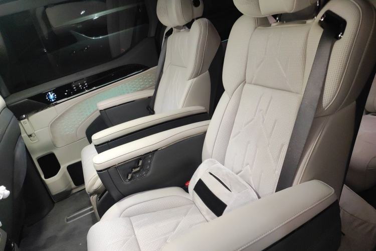 Used Zeekr 009 2024 7-Seater Aisle Version 108 kWh Left Rear Seat