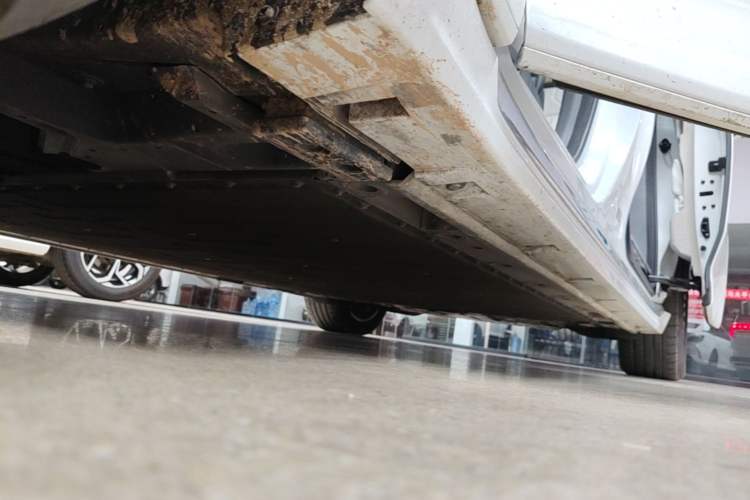 Used Zeekr 009 2024 Six-Seat Executive Version 4WD 108 kWh Left Side Sill