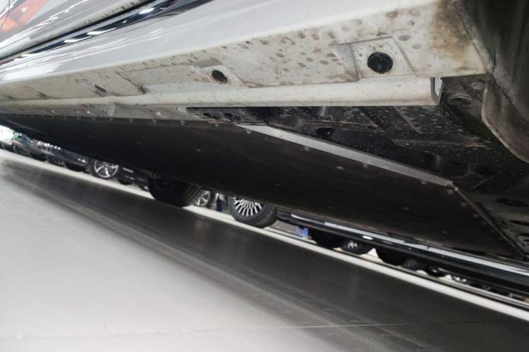 Used Zeekr 009 2024 Six-Seat Executive Version 4WD 108 kWh Left Side Sill