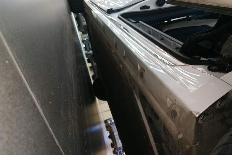 Used Zeekr 009 2024 Six-Seat Executive Version 4WD 108 kWh Left Side Sill