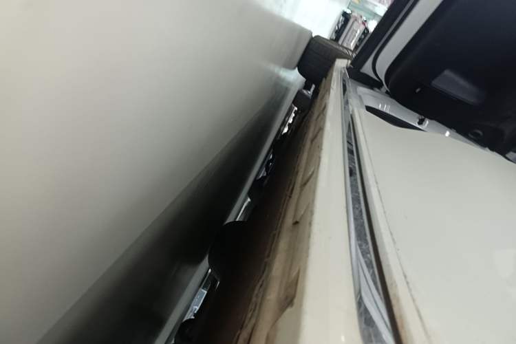 Used Zeekr 009 2024 7-Seater Aisle Version 108 kWh Left Side Sill