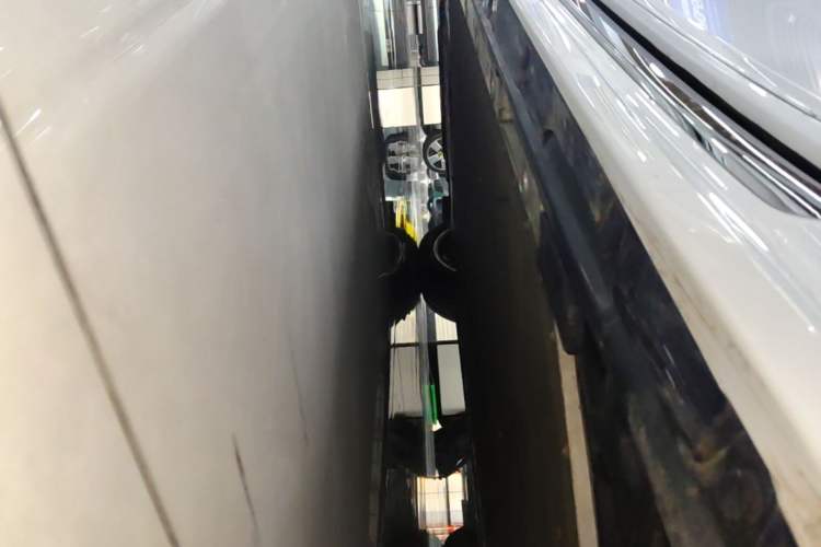 Used Zeekr 009 2024 GAC Trumpchi Left Side Sill