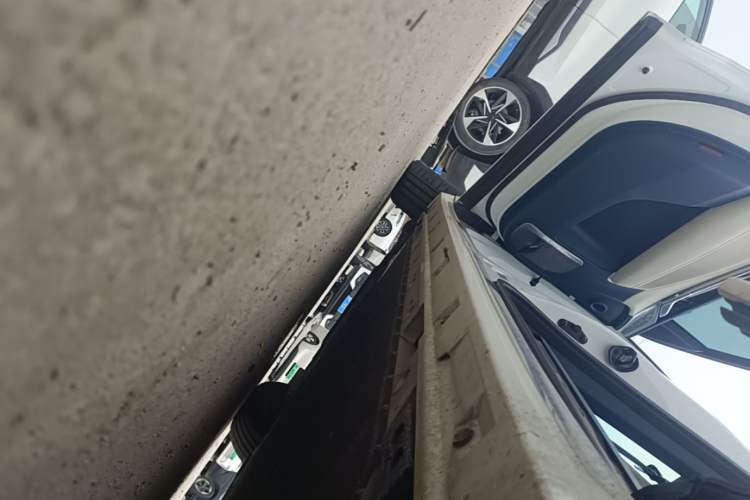 Used Zeekr 009 2024 Six-Seat Executive Version 4WD 108 kWh Left Side Sill