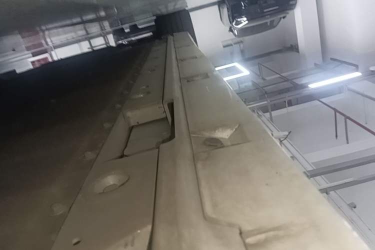 Used Zeekr 009 2024 7-Seater Aisle Version 108 kWh Left Side Sill
