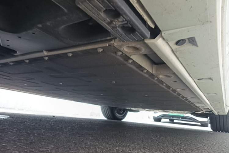 Used Zeekr 009 2024 Six-Seat Executive Version 4WD 108 kWh Left Side Sill