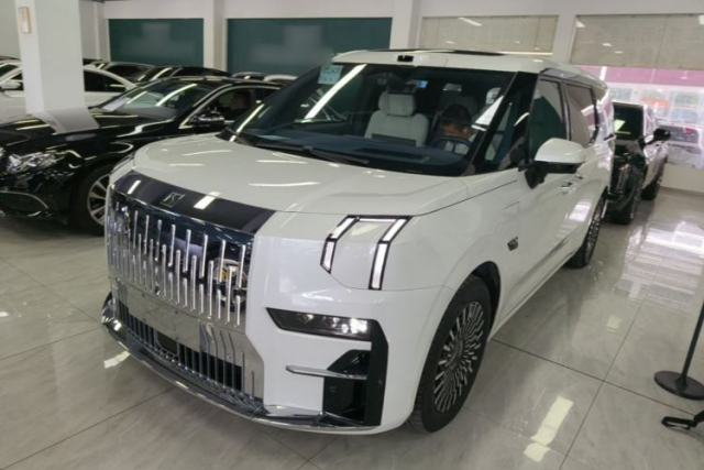 Used Zeekr 009 2024 7-Seater Walk-Through Version Four-Wheel Drive 108 kWh
