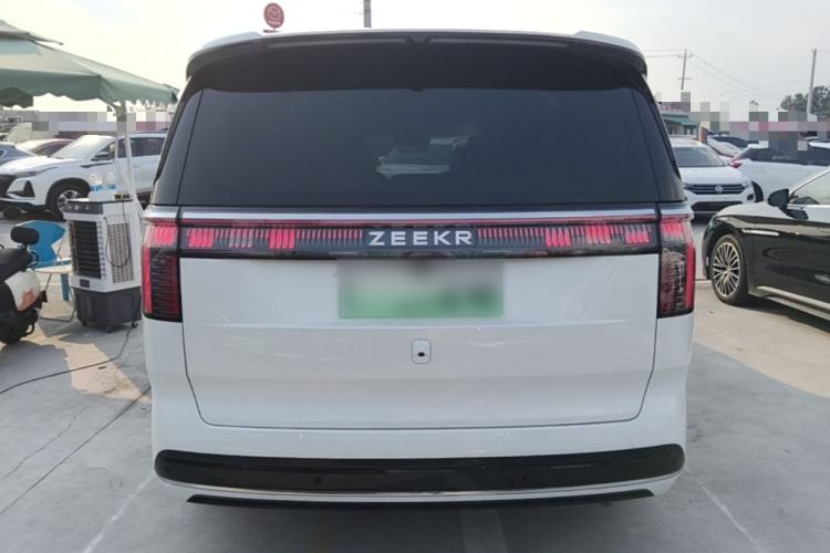 Used Zeekr 009 2024 7-Seater Walk-Through Version Four-Wheel Drive 108 kWh Rear