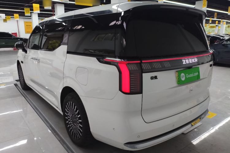 Used Zeekr 009 2024 Six-Seat Executive Version 4WD 108 kWh Rear Left 45 Deg