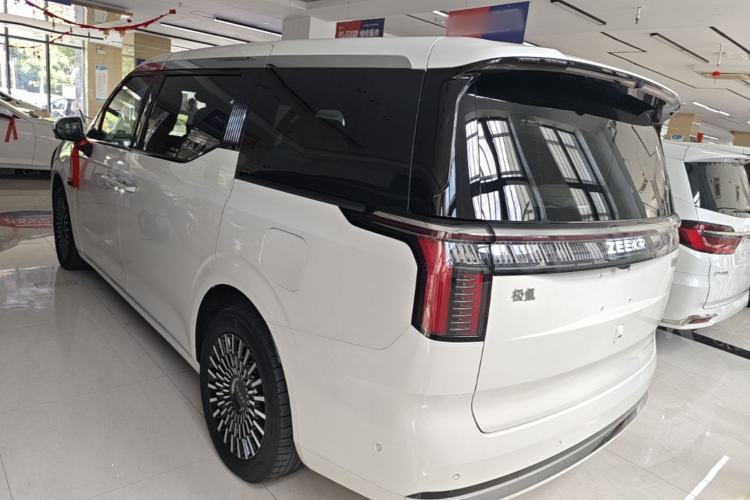 Used Zeekr 009 2024 7-Seater Walk-Through Version Four-Wheel Drive 108 kWh Rear Left 45 Deg