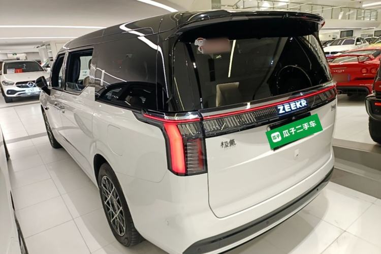 Used Zeekr 009 2024 7-Seater Aisle Version 108 kWh Rear Left 45 Deg