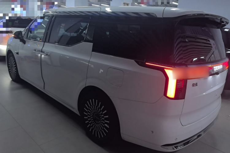 Used Zeekr 009 2024 Six-Seat Executive Version 4WD 108 kWh Rear Left 45 Deg