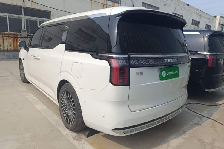 Used Zeekr 009 2024 Six-Seat Executive Version 4WD 108 kWh Rear Left 45 Deg