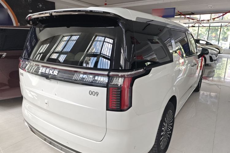 Used Zeekr 009 2024 7-Seater Walk-Through Version Four-Wheel Drive 108 kWh Rear Right 45 Deg
