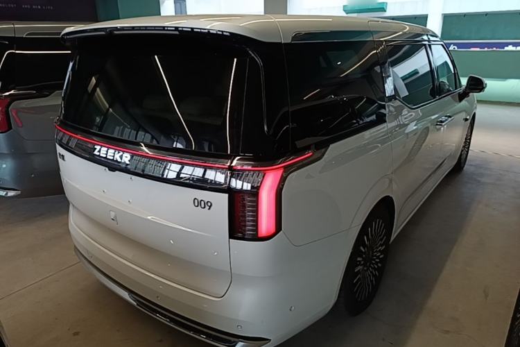 Used Zeekr 009 2024 7-Seater Walk-Through Version Four-Wheel Drive 108 kWh Rear Right 45 Deg