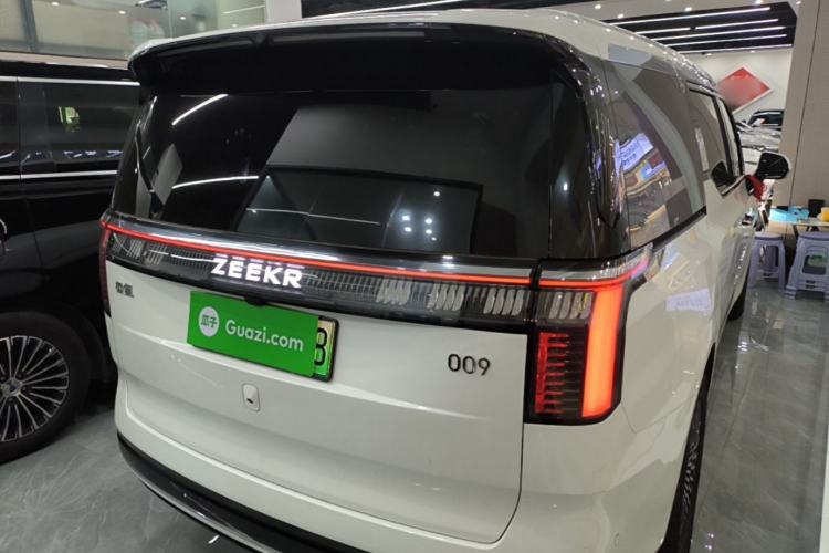 Used Zeekr 009 2024 Six-Seat Executive Version 4WD 108 kWh Rear Right 45 Deg